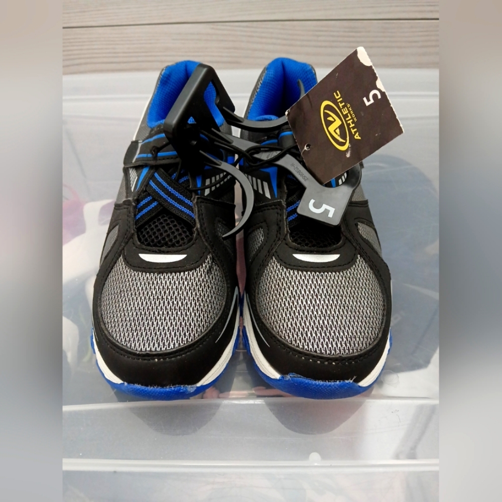 Athletic works boy shoes size 5